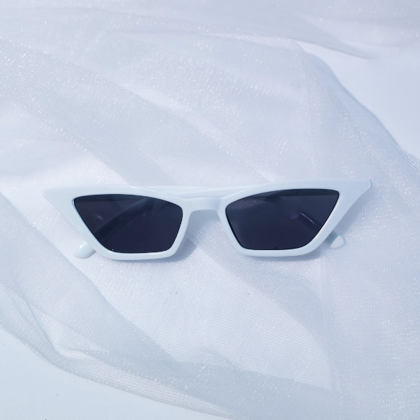 Sharp (White)